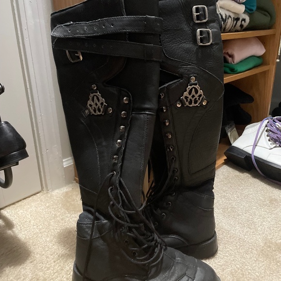 Verrilas Monolith Boots, size 7 - Picture 1 of 3